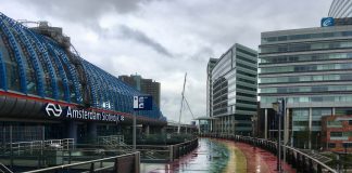 Man mishandeld op Sloterdijk, politie vermoedt homogerelateerd geweld