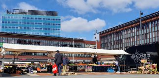 Bezoekers Bos en Lommerplein zien markt liever niet verdwijnen