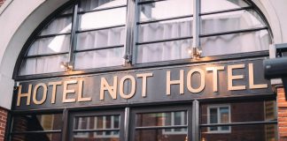 Als je uit eten wilt, moet je ook blijven slapen