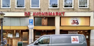 Iconische letters Avondmarkt te koop als lamp