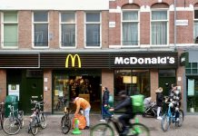 ‘Fietsen maaltijdbezorgers op parkeerplekken’