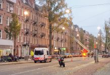 Grote schade door explosief bij coffeeshop Admiraal de Ruijterweg