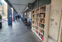 Gedoe om boekenkast bij AH Van Limburg Stirumstraat