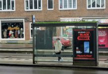 Groen dak op tramhalte Admiraal de Ruijterweg