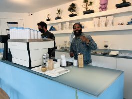 Waarom staat er toch steeds een rij bij de Ao Bar?