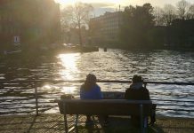 Hulp nodig? Behoefte aan contact? Bel Voor Elkaar In Amsterdam