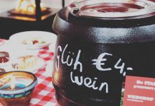 We kunnen niet naar het café, maar we kunnen wel glühwein-wandelen