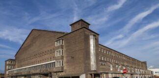 Centrale Markthal krijgt grootste zonnedak van Amsterdam