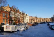 58 woonboten tijdelijk weg voor herstel kades en bruggen