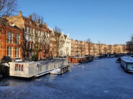 58 woonboten tijdelijk weg voor herstel kades en bruggen