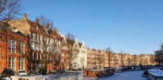 58 woonboten tijdelijk weg voor herstel kades en bruggen