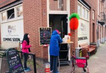 Jenny Bing (van de Ten Katemarkt) verkoopt haar Taiwanese streetfood nu in de Jan Hanzenstraat