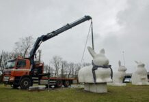 Berm Bunnie na herstel terug op plek
