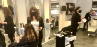 Kapster Wida: ‘Ik miste mijn klanten, het is mijn leven’