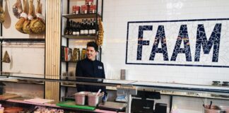 Kwijlen voor de vitrine bij Trattoria Faam in de Jan Evertsenstraat
