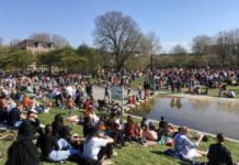 Westerpark zeer druk, gemeente roept op niet meer te komen