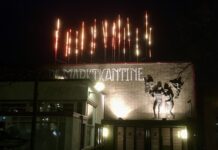 Lichtinstallatie op dak Marktkantine