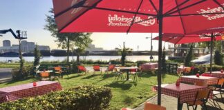 Buon Gusto Deli, bar e gastronomia met uitzicht op het IJ