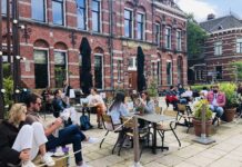 Werken? Eerst een ontbijtje op het terras!