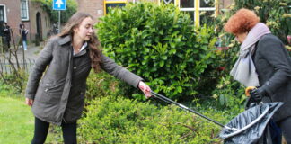 Bewoners en hotel Spaarndammerbuurt jagen samen op zwerfafval