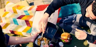 12 X Borrelhappen om af te halen of te eten op het terras