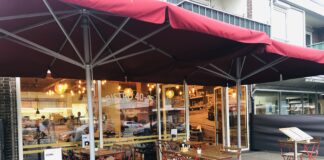 Oesters en slakken eten bij Bistro 40-45 in Nieuw-West