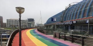 Regenboogpad op Sloterdijk weer als nieuw