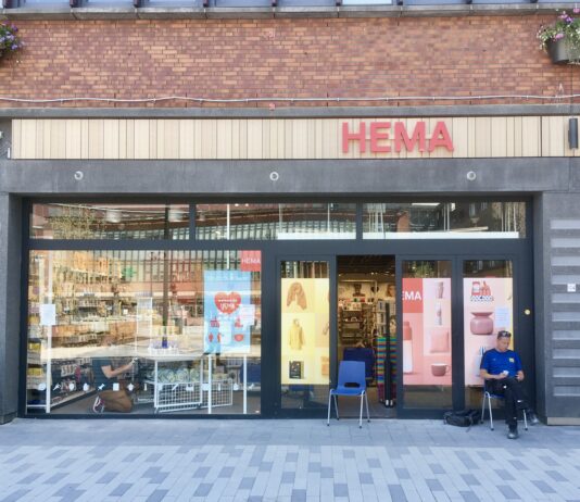 BoLoplein: HEMA open, Zeeman dicht