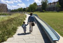 Hele lange bank in Houthavenpark