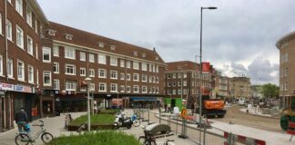 Brede stoep op plek ventweg Bos en Lommerweg