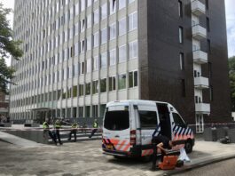 Vier gewonden na vermoedelijke brandstichting regenboogvlaggen in flat