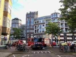 Twee ernstig gewonden bij brand in Van Hallstraat