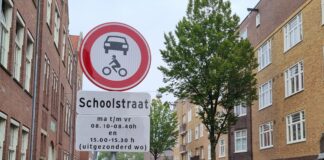‘Schoolstraat’ Chasséstraat verboden terrein voor auto’s als scholen uit gaan
