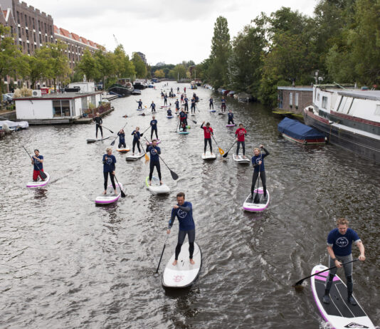 Vrienden gaan (weer) peddelen voor Lars