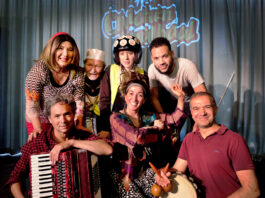 Geniet van de buurtsoap Chicken Haalhaal in MidWest en De Vlugt