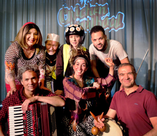 Geniet van de buurtsoap Chicken Haalhaal in MidWest en De Vlugt