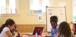 Kersvers Schrijflab in Nieuw-West zoekt hulp