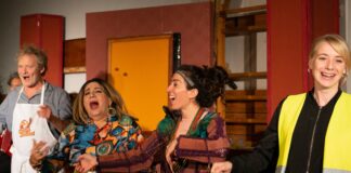 Chicken Haalhaal, een live theatersoap in Amsterdam West