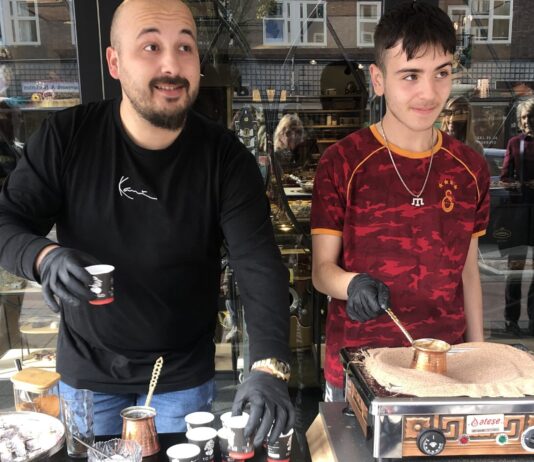 Turkse (zand)koffieproeverij in de Jan Eef