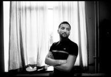 Het frustrerend lange wachten van asielzoekers in beeld gebracht