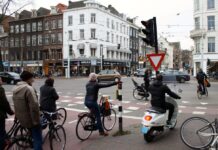 Camera’s registreren vanaf vandaag rijgedrag scooterrijders