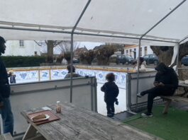 Blije gezichten op schaatsbaantje Speeltuin Sloten