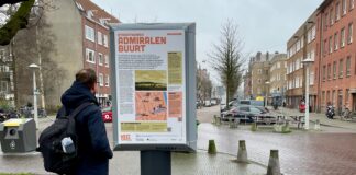 Toer in West met uitleg straatnamen koloniale tijd
