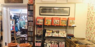 Dé snuffelwinkel onder de rook van De Hallen