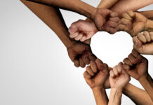 Stilteprotest tegen zinloos geweld in Osdorp