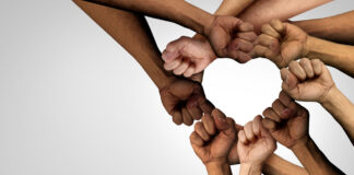 Stilteprotest tegen zinloos geweld in Osdorp