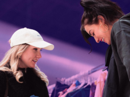 Snuffelen tussen 300.000 kilo vintagekleding in De Hallen