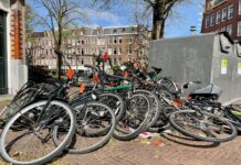 Bewoners knippen zelf fietsen weg