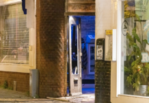 Explosie in kapperszaak Hoofdweg, politie zoekt getuigen