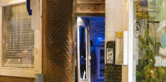 Explosie in kapperszaak Hoofdweg, politie zoekt getuigen